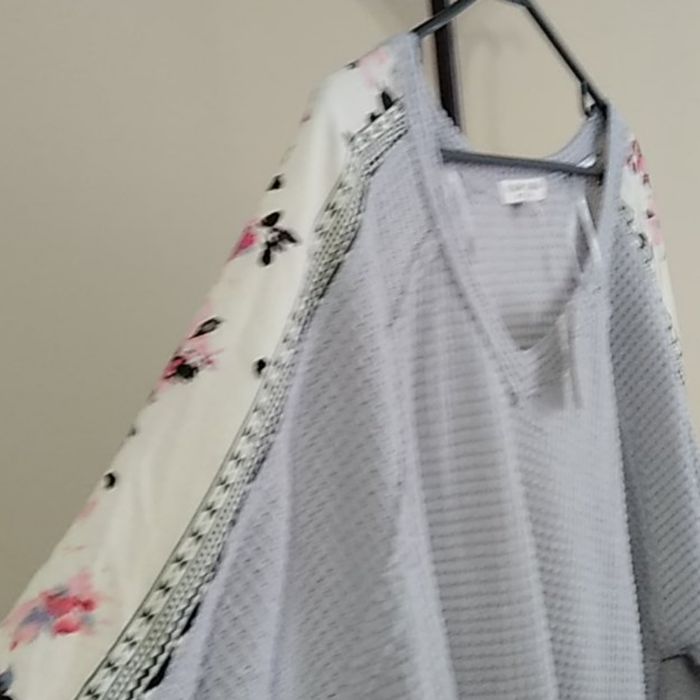 Sweater - Picture 3 of 4